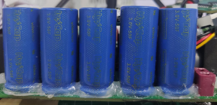 ▲ 5串3V,50F法拉电容实物图