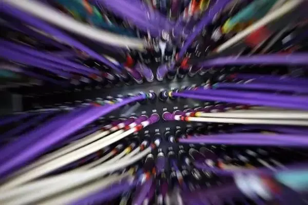 600