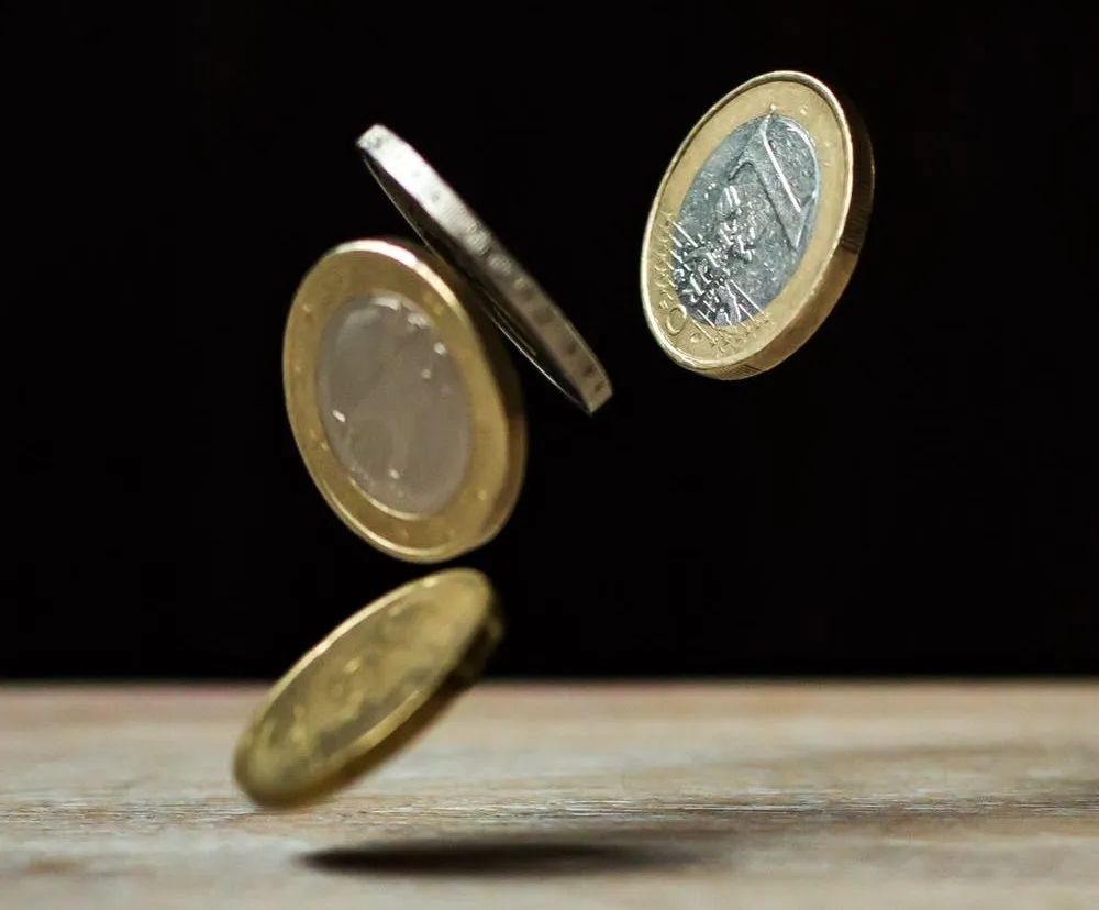 贝叶斯方法指北｜连丢99 次硬币都为正面，那第100 次是正面还是反面？-CSDN博客