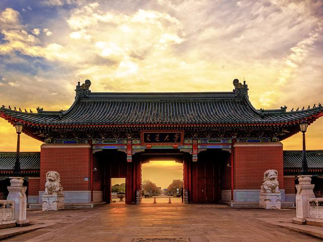 原图-上海交大庙门