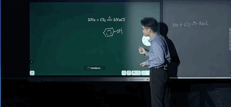 7d46c18ebb9f19f504cd92077f76f905.gif
