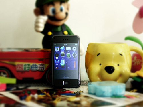 与苹果iPhone试比高! 魅族M8全球首测