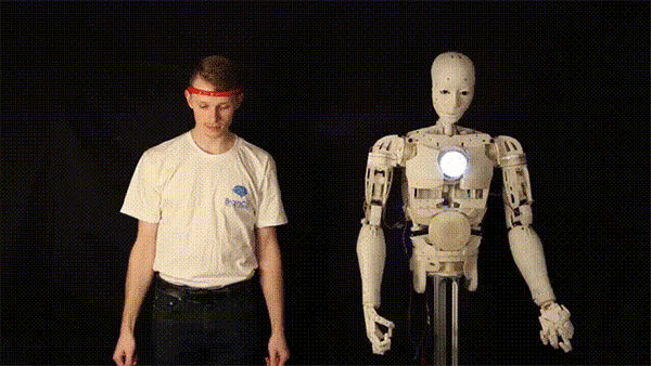 640?wx_fmt=gif https://i-blog.csdnimg.cn/blog_migrate/31ce0da51c01a598ad0421910b57b78e.gif
