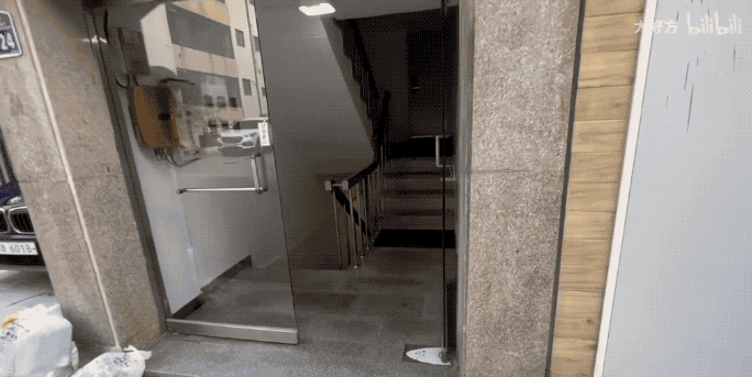 a8d56ca8949bd28d0a81cf4557179c09.gif