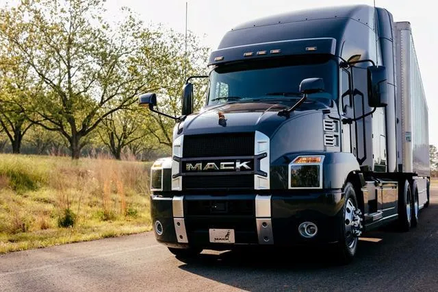 又一个刚需市场!商用车OTA爆发前夜,供应商要具备何种能力?