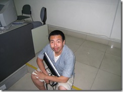不给工钱就不交出显示器的11