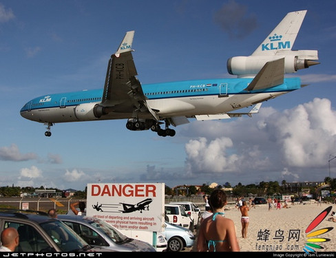 机场危险,请勿靠近 - 肥川 - 有妳 有我 有情 有钕 有钱 有电 机场危险,请勿靠近