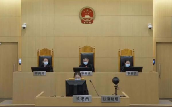 一天狂点3.7万个赞！ 男子因“点赞过多”被大众点评网处罚 法庭上吵翻
