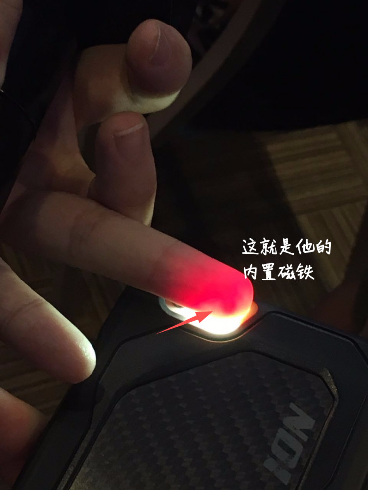 今天，我与植入9块芯片的生物黑客碰了碰指尖，还看到12岁男孩与盘古大牛的火花碰撞