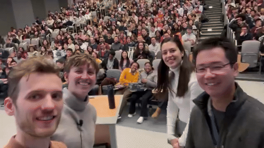 b7d047665e20cf2c8e4cc176568d012b.gif