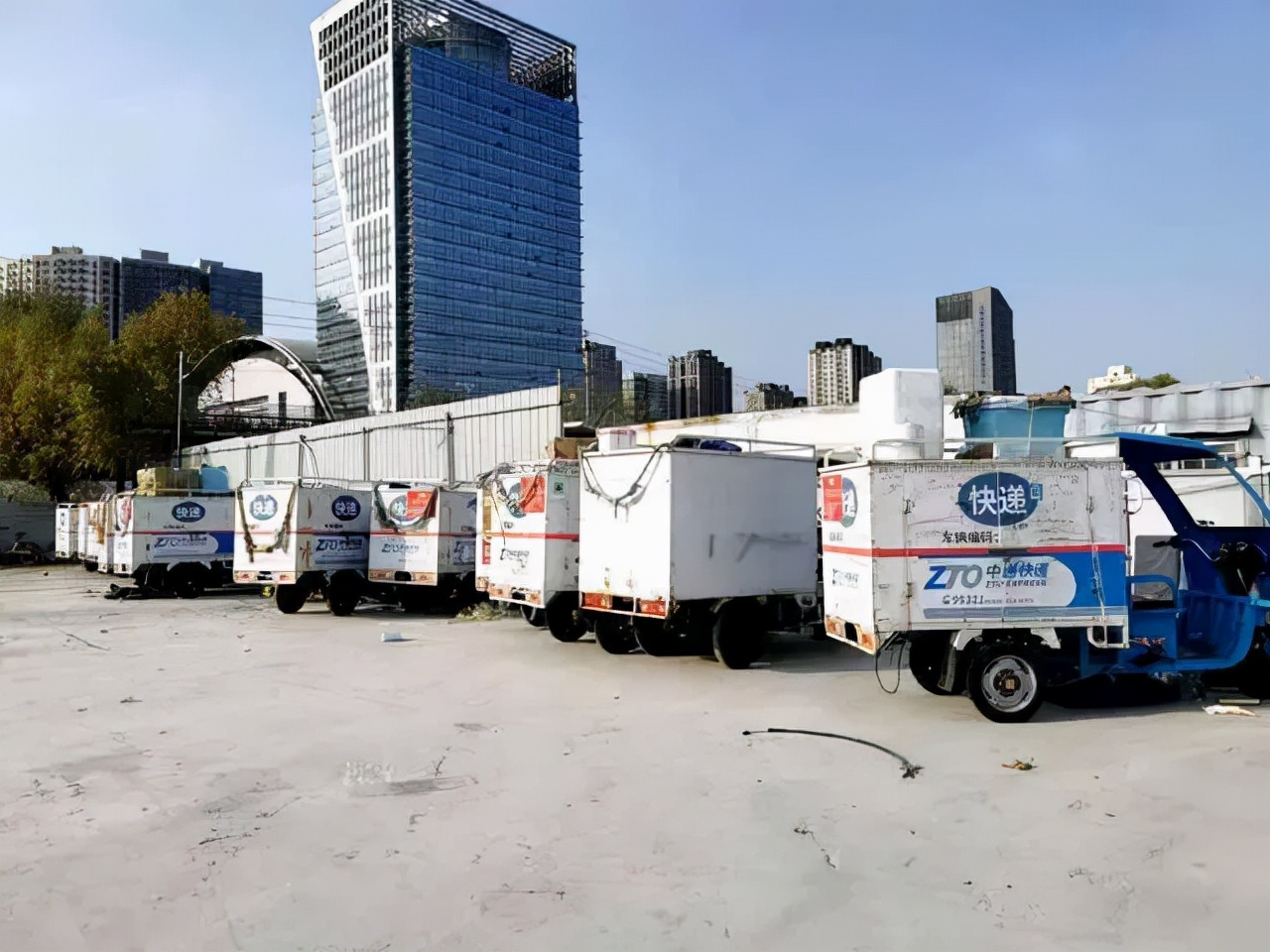 未来三年全国建成10万个乡村快递站，浙江覆盖率现已达99.25%
