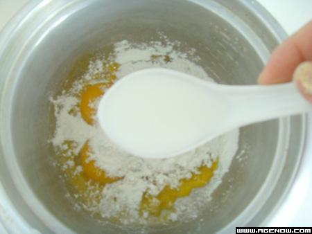 用电饭锅做蛋糕的做法