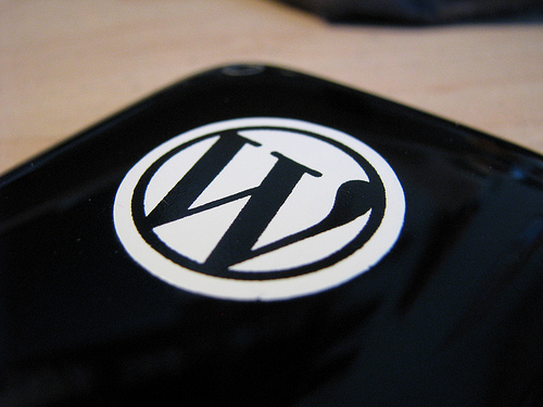 使用 WordPress 一旦发现主题、插件依赖版本了就改放弃和更换了！
