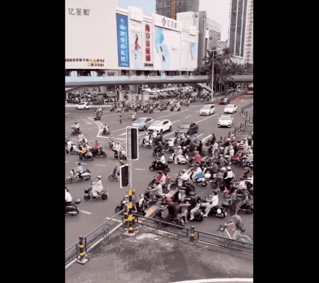 af729b658d4aecd7db9343af48bae66d.gif