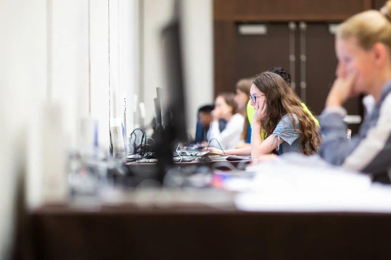 在创意设计领域“刷屏”的人工智能生成内容（AIGC）是什么