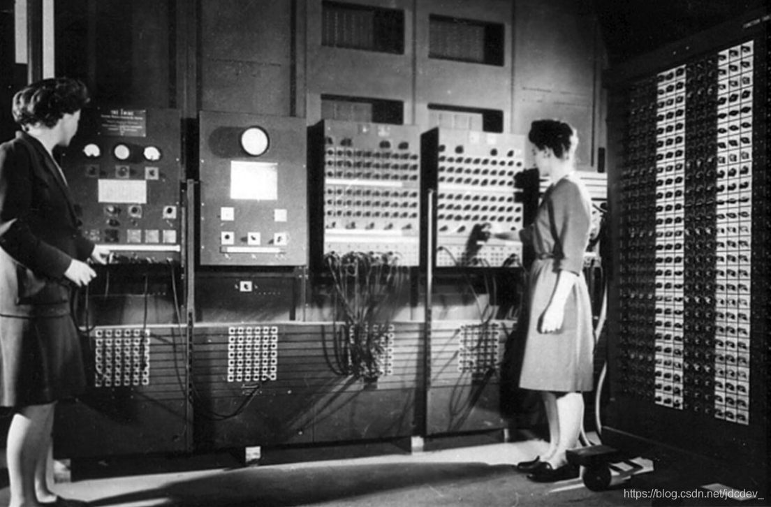 电子离散变量自动计算机(EDVAC)