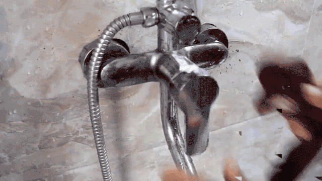 8fc1ab7ff204bc0790ff992741de8cb9.gif