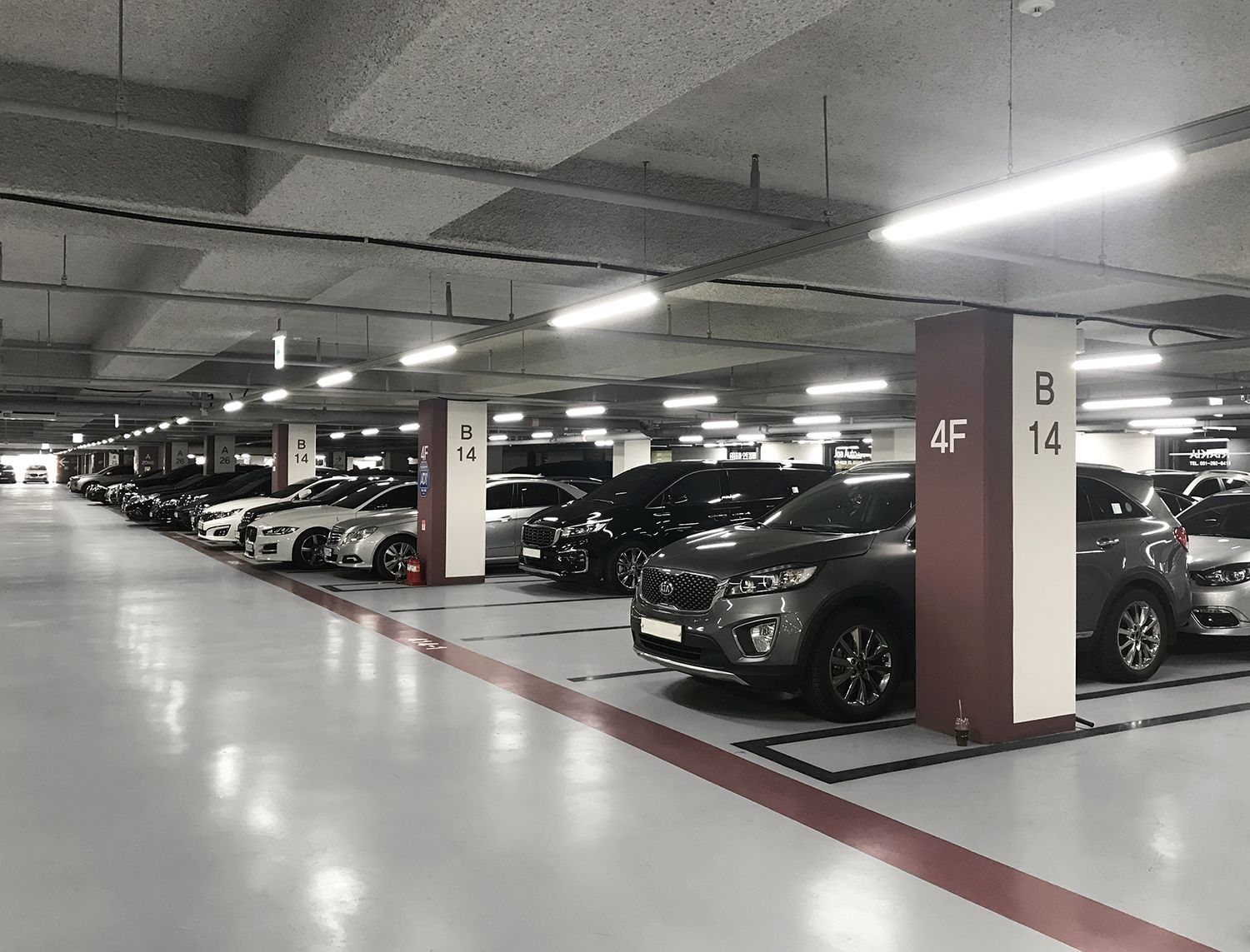 如何通过昂宝智慧车库灯提升停车体验?