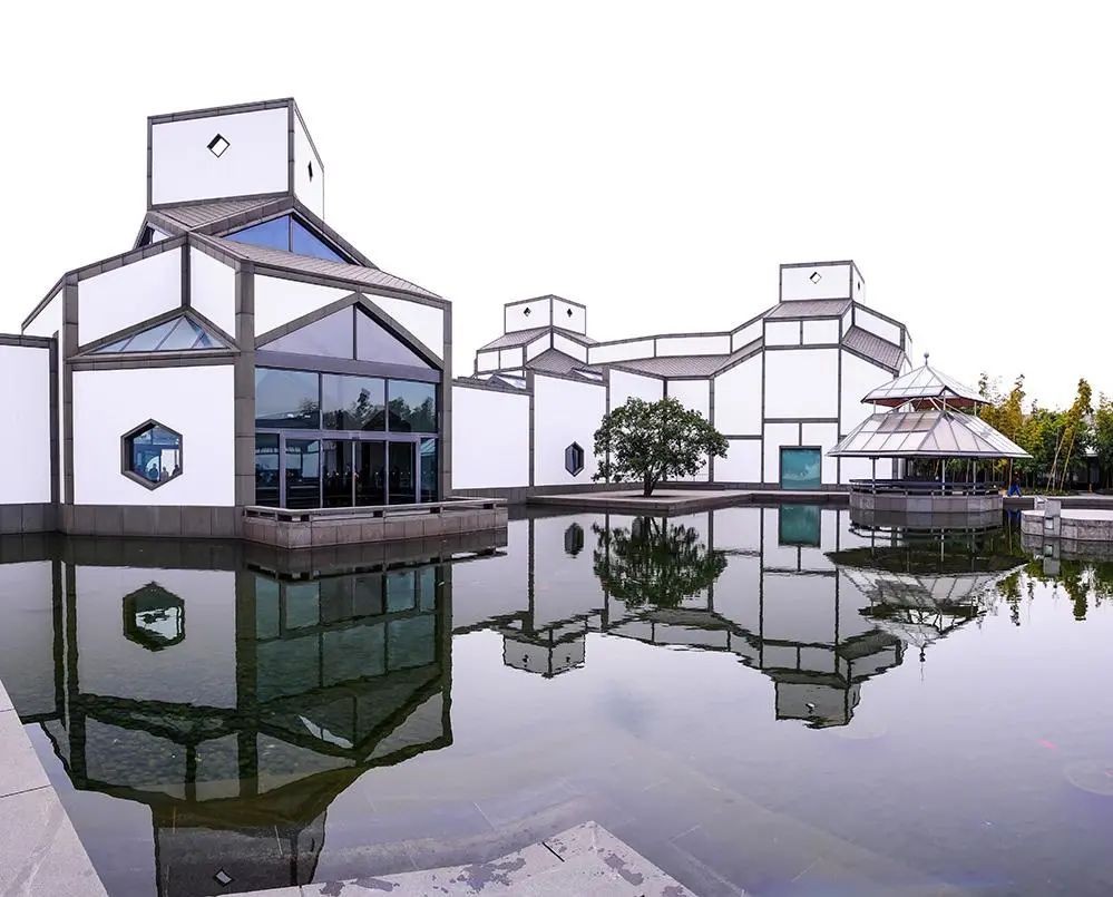 有哪些中西合璧的建筑设计?_在当代建筑中,跨文化融合的山墙设计建筑物-CSDN博客