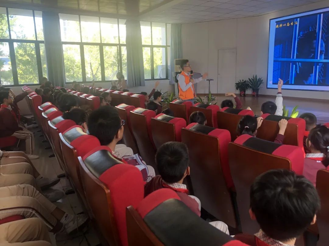 1e941092ff1e48c5188098c14e0bf180.png https://i-blog.csdnimg.cn/blog_migrate/b0fba8e73bb8ff1925ef139851391cc5.jpeg