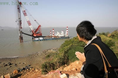 平潭海峡大桥打下第一桩