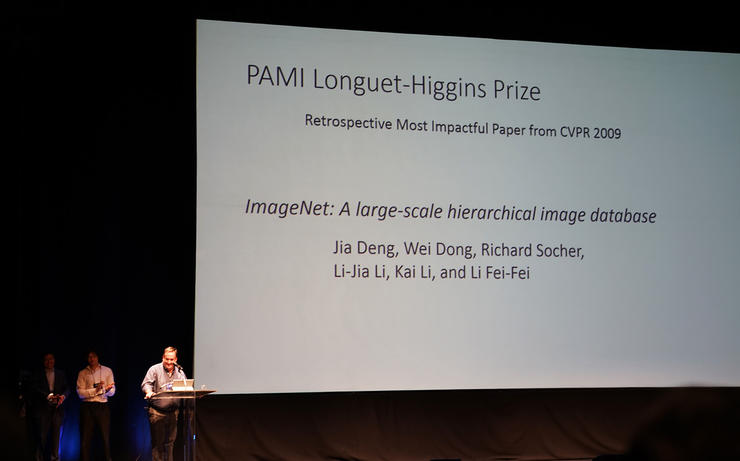 CVPR2019开幕与颁奖仪式：最佳论文完成不可能的任务，上万参会者共建全球化盛会