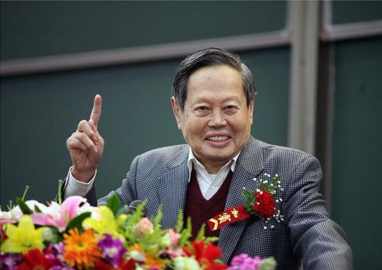 杨振宁谈爱因斯坦：“他厉害在哪里？”