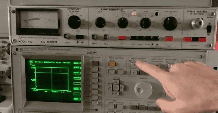 7e0b6f3b28078f0dbe143d836a4b43ee.gif