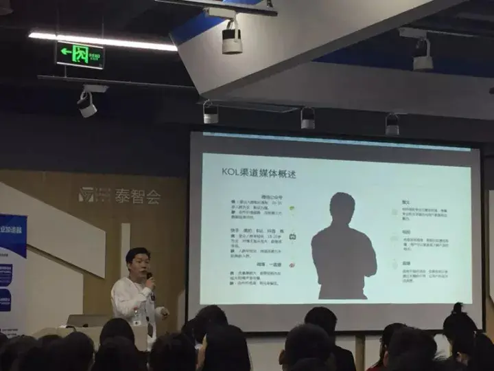 1639378-c255511d1409d155