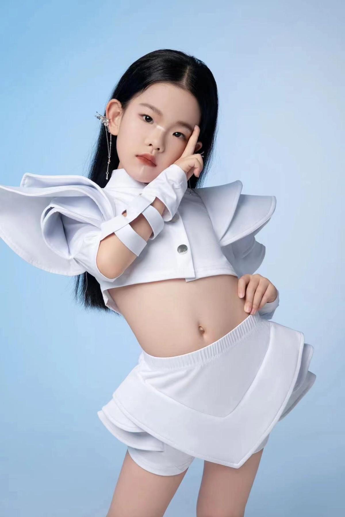 热爱无解 少年万丈光芒！形象大使【付雨萌】登陆第八季完美童模全球赛_Apple_06