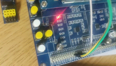 cdb4d435342e404a9843f0351d2c3a8e.gif