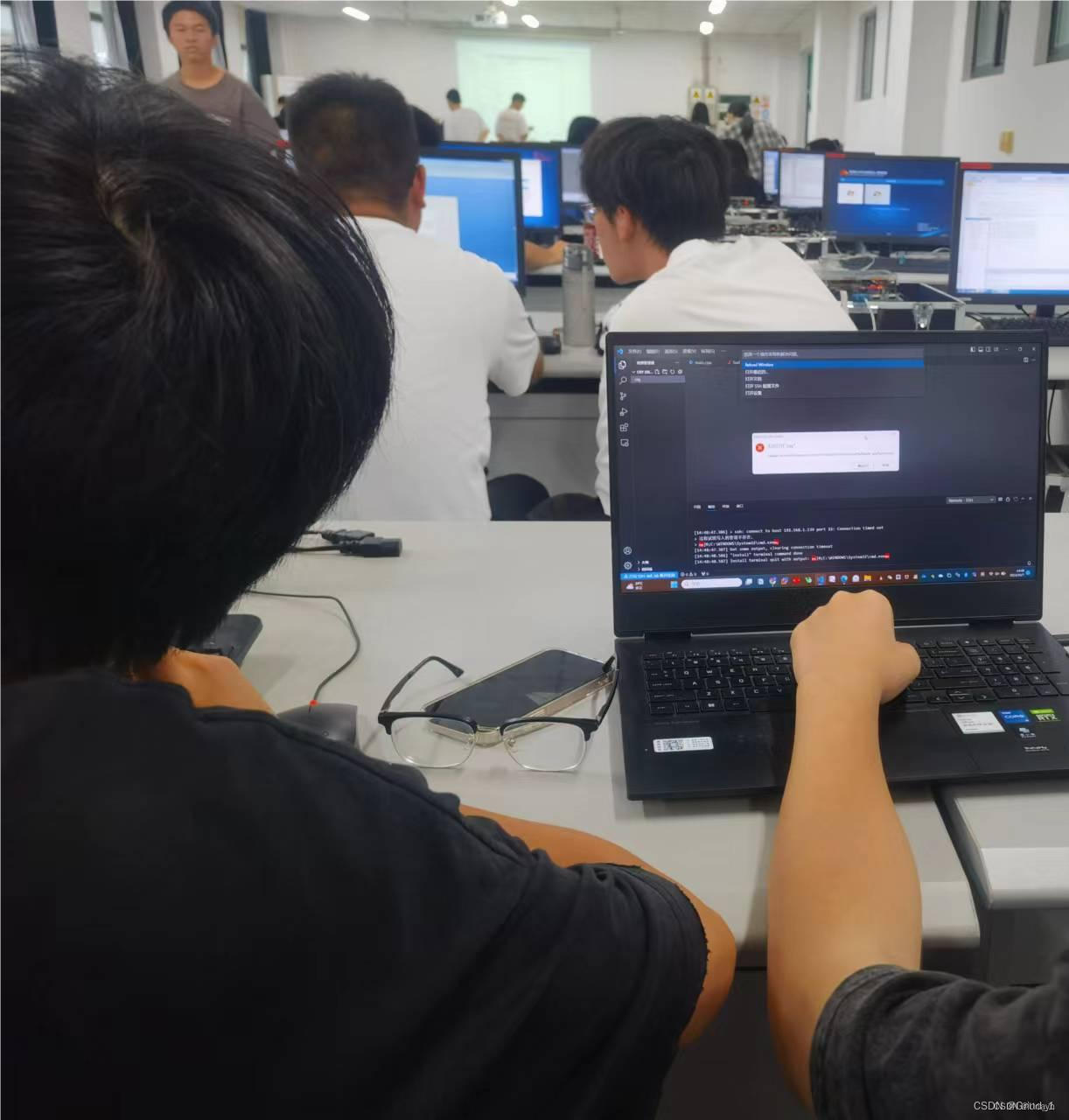 在这里插入图片描述