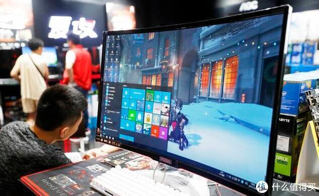 廉价显示器则往往3年左右的频繁使用后，就到达背光系统衰退期了