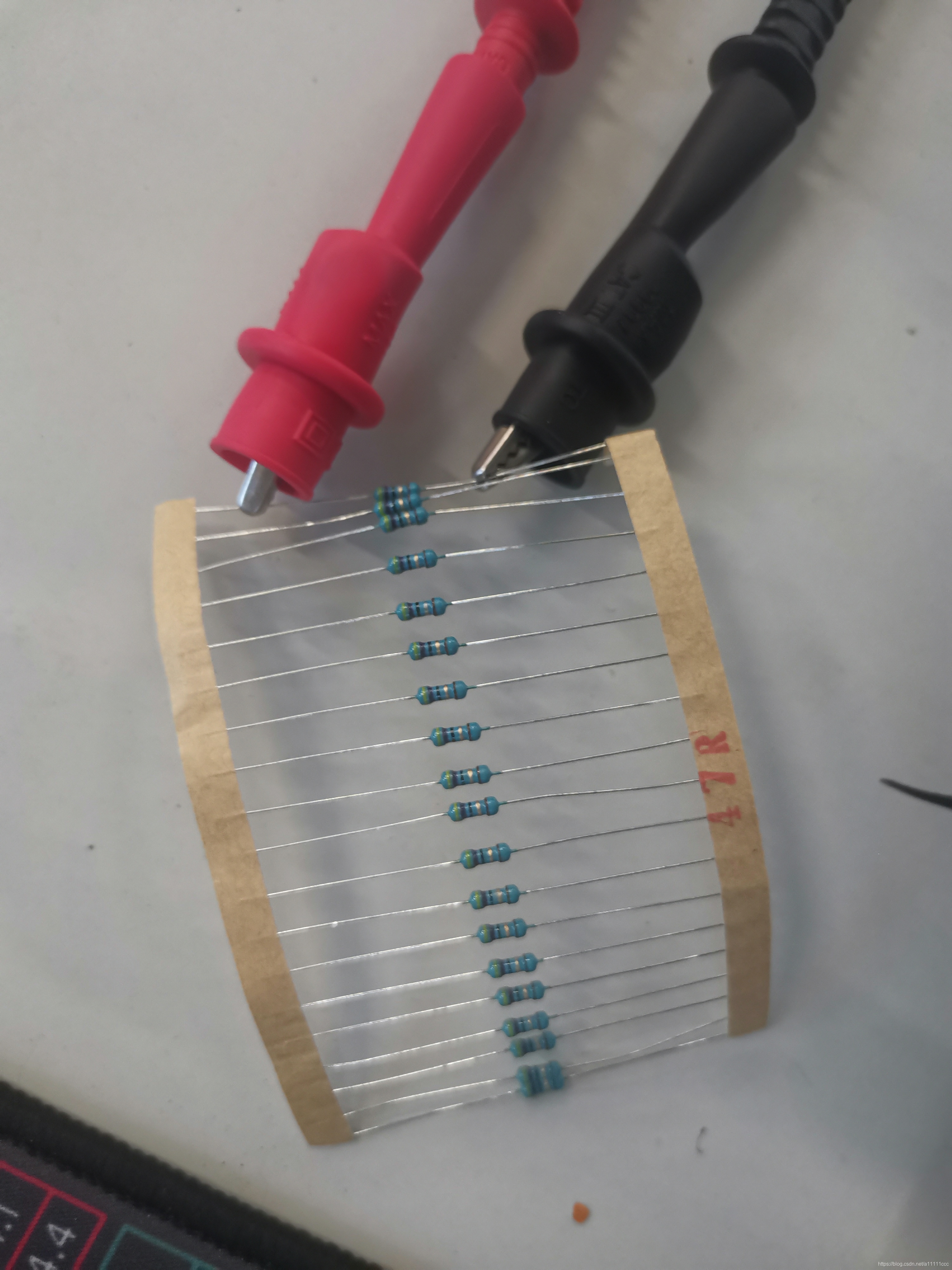 这不是写的47欧姆？？