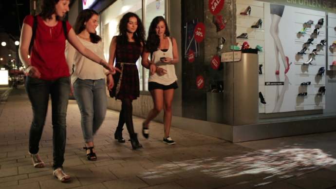 因为这个神器，这家店铺的门槛快要被踏烂了