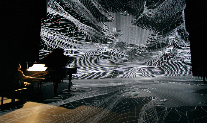 新媒体音乐，不适合闭目欣赏的前卫艺术