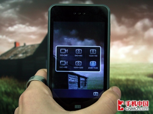 与苹果iPhone试比高! 魅族M8全球首测