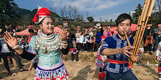 感受革家人别样“踩亲节”