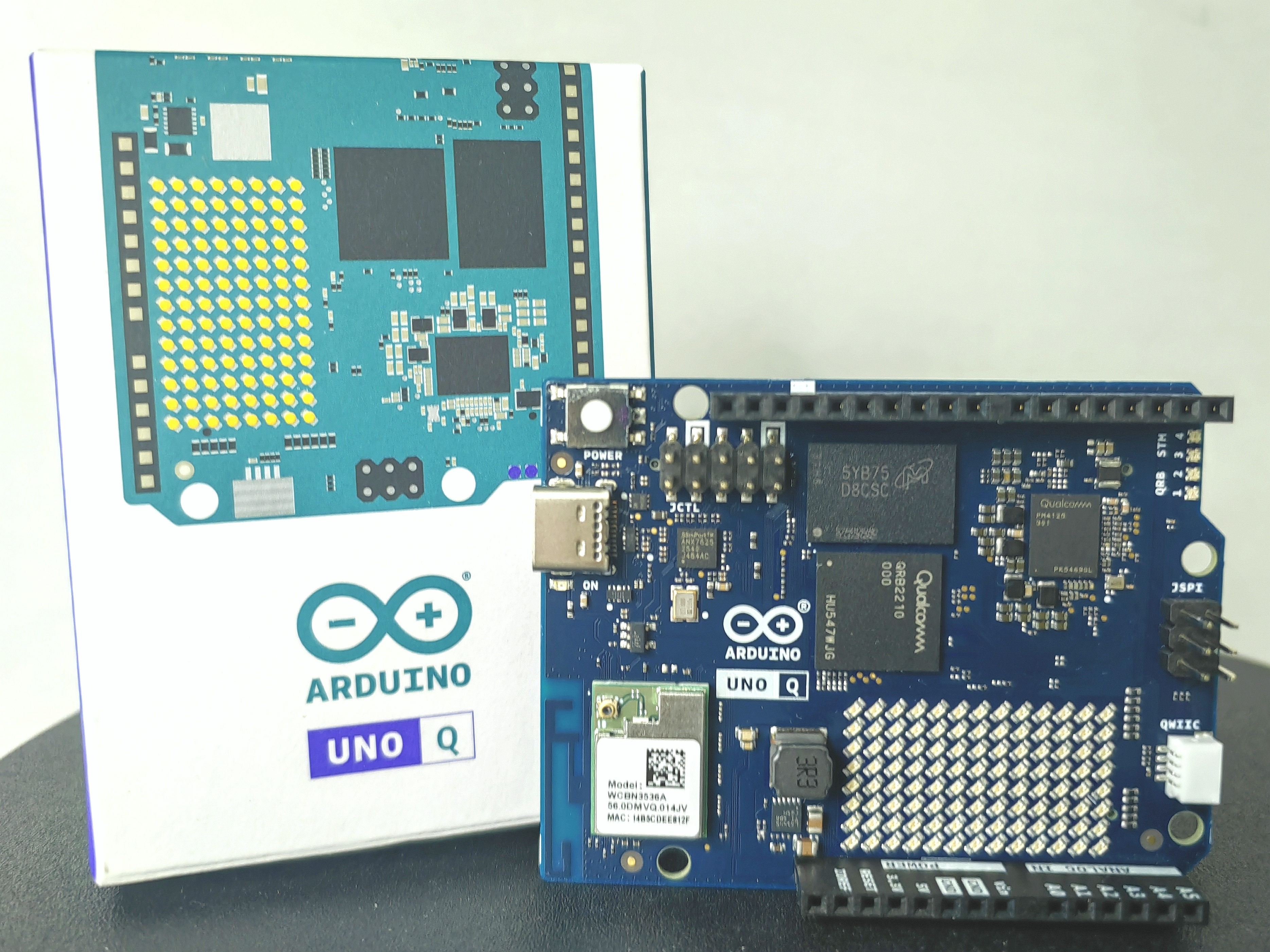 Qualcomm Arduino UNO Q开发板