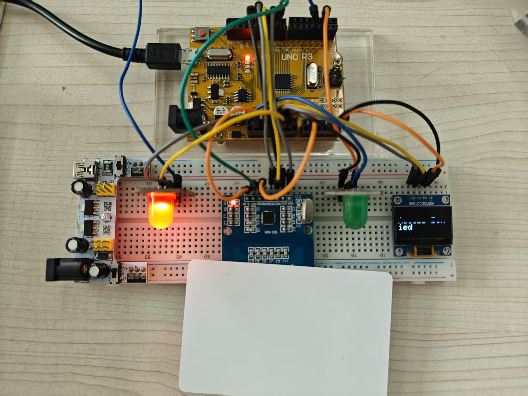 Arduino门禁系统：RFID-RC522卡验证与LED、0.96OLED（IIC）的门禁场景