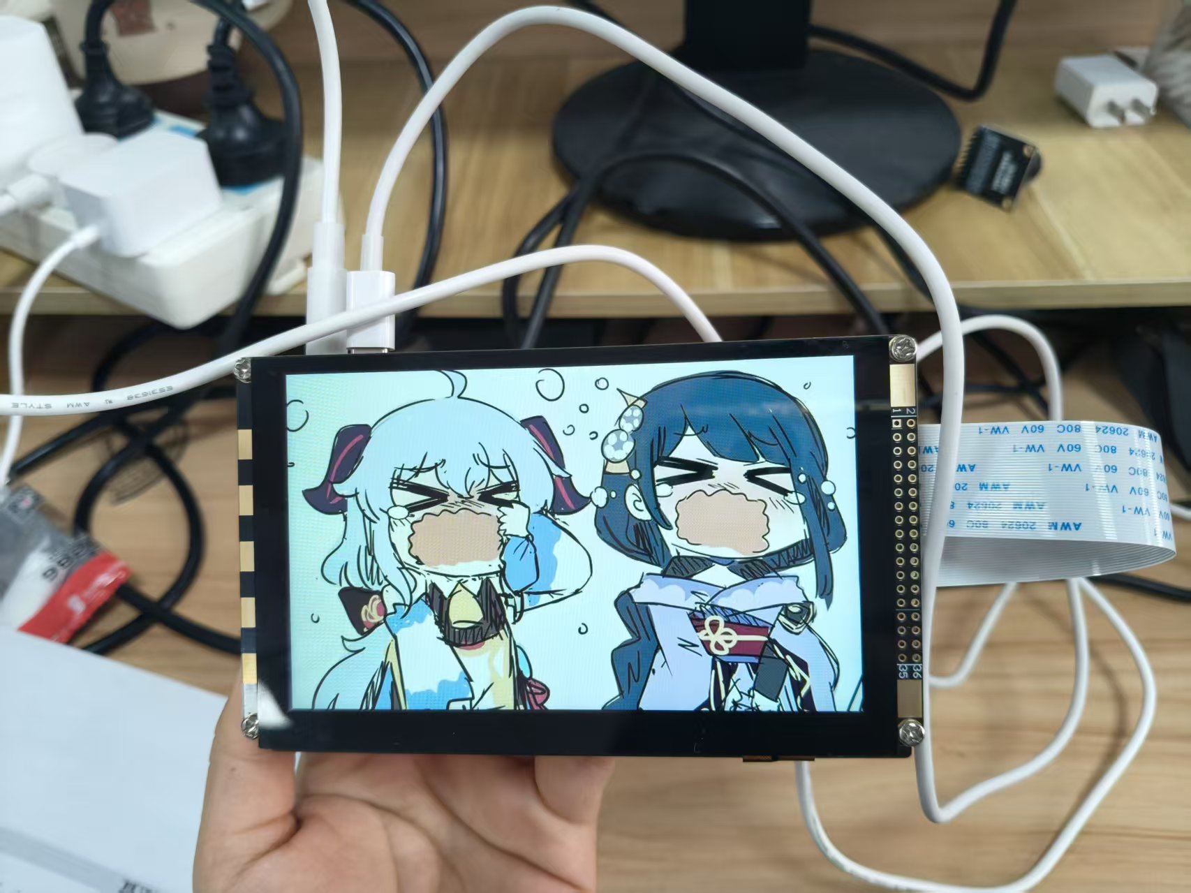 这里插入最终成功显示的实拍照片