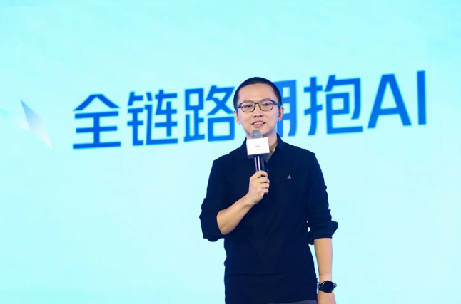 火山引擎数智平台VeDI重磅发布“AI助手”:以大模型驱动数据飞轮,赋能非技术人员高效“看数、用数”