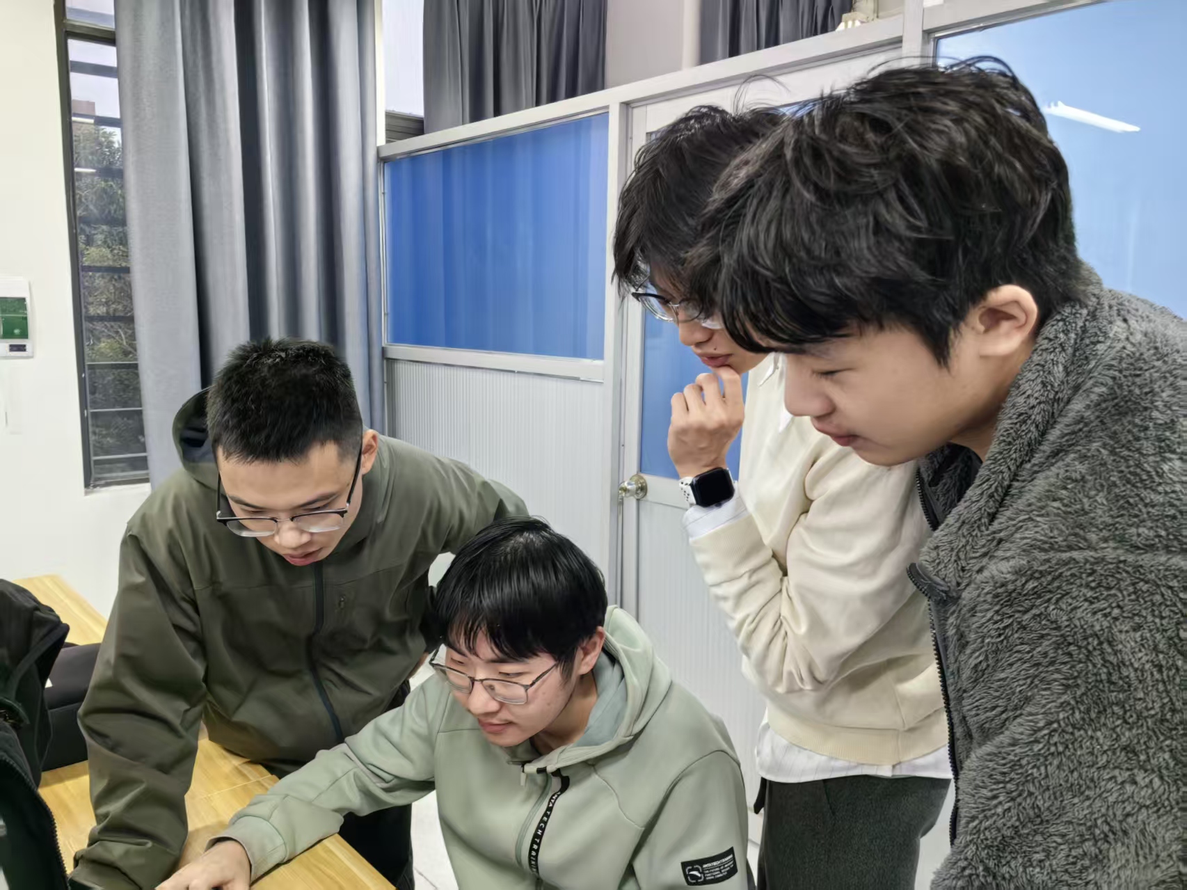 在这里插入图片描述