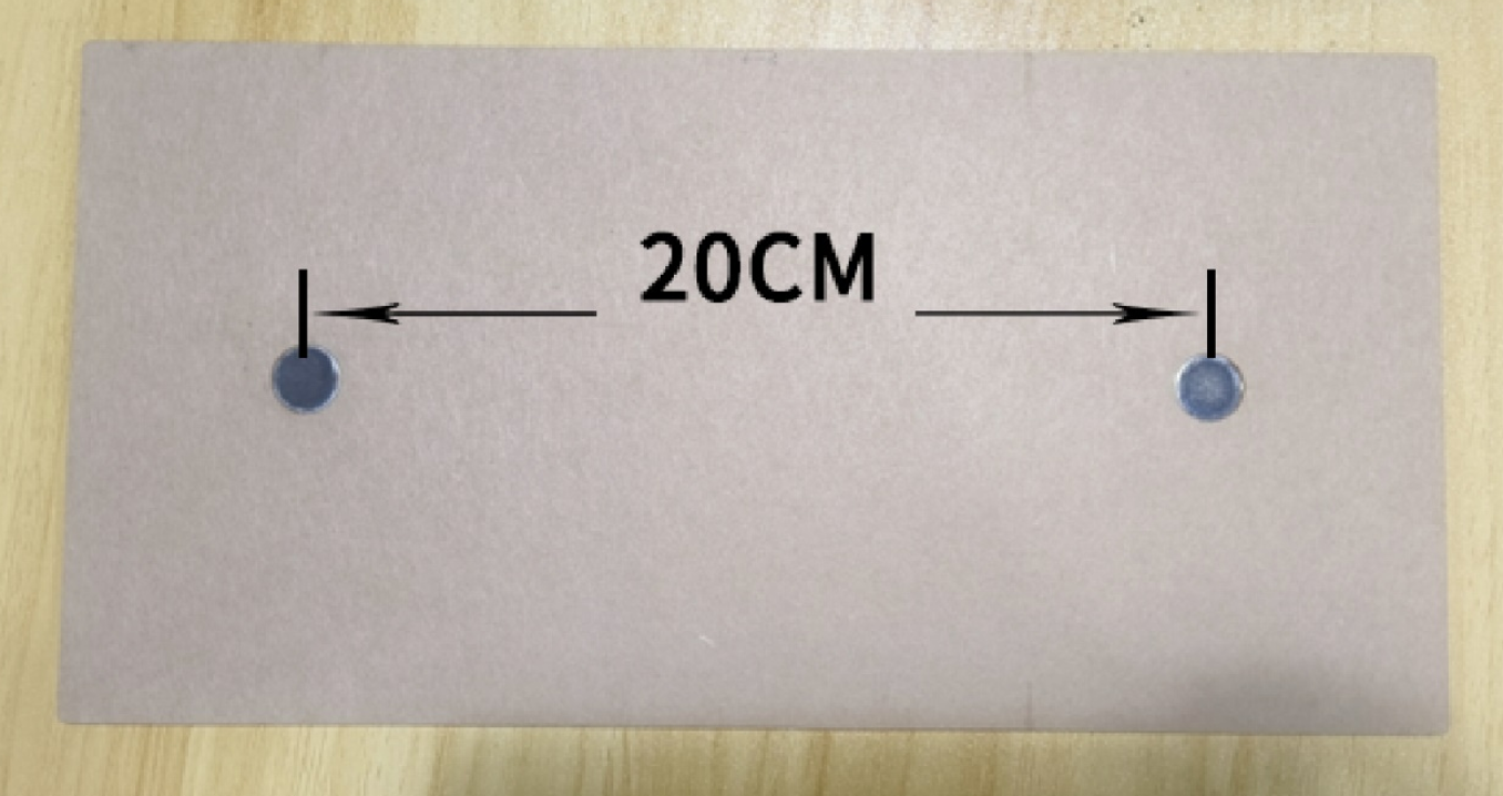 ▲ 图1.2.1 车模下面吸附车牌永磁铁距离