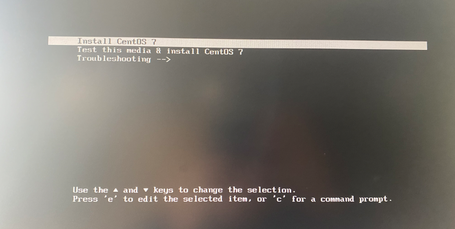 服务器使用U盘安装linux CentOS操作系统报错Warning：dracut-initqueue timeout-starting timeout scripts