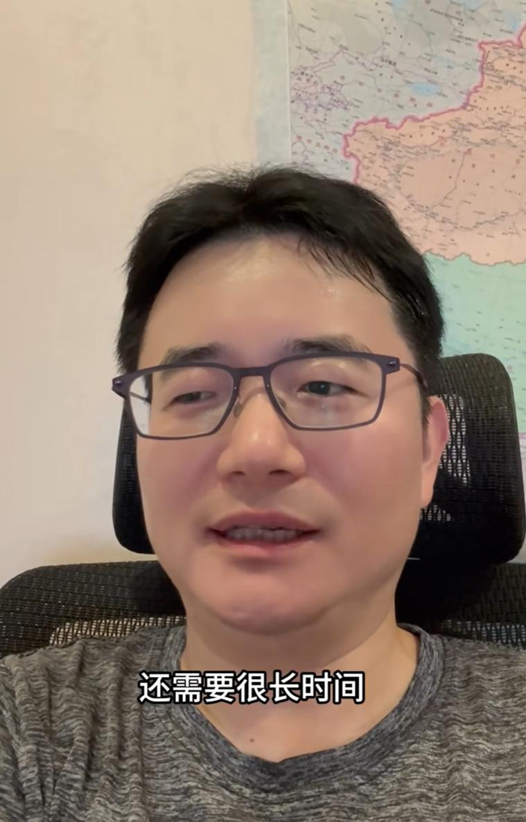 傅盛:人形机器人走进千家万户,至少还需5