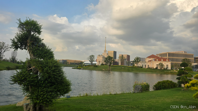 在这里插入图片描述