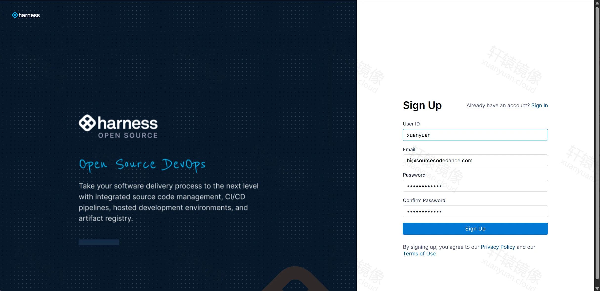 Harness Open Source 注册页 Sign Up：填写 User ID、Email、Password 与 Confirm Password