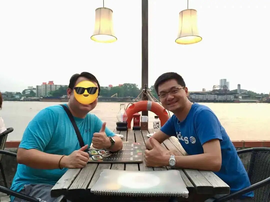 我与被派往上汽正大的前同事在泰国曼谷的合影