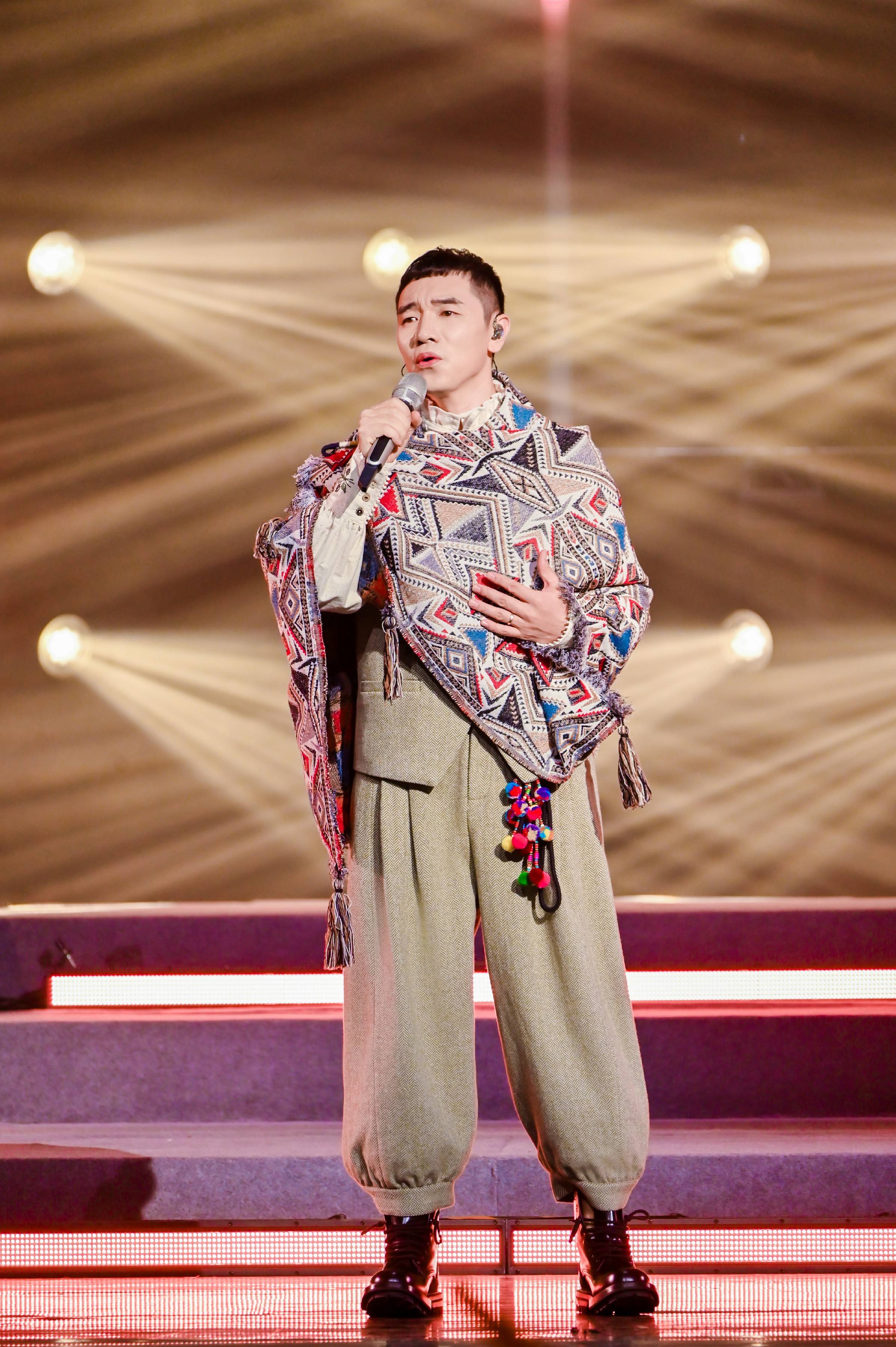 王琪2025个人巡演票房惊人 跨年家乡开唱再发新歌 -CSDN博客